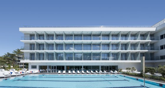 Outdoor heated pool 25 meters